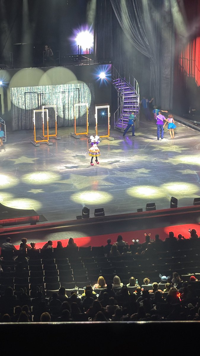 Cirmaye's tweet photo. #CaminitoAlaEscuela @alfa913fm gracias @aesquinca por los boletos de Disney On Ice.
Mi peque y yo la pasamos increíble. https://t.co/oY38rOGYlg