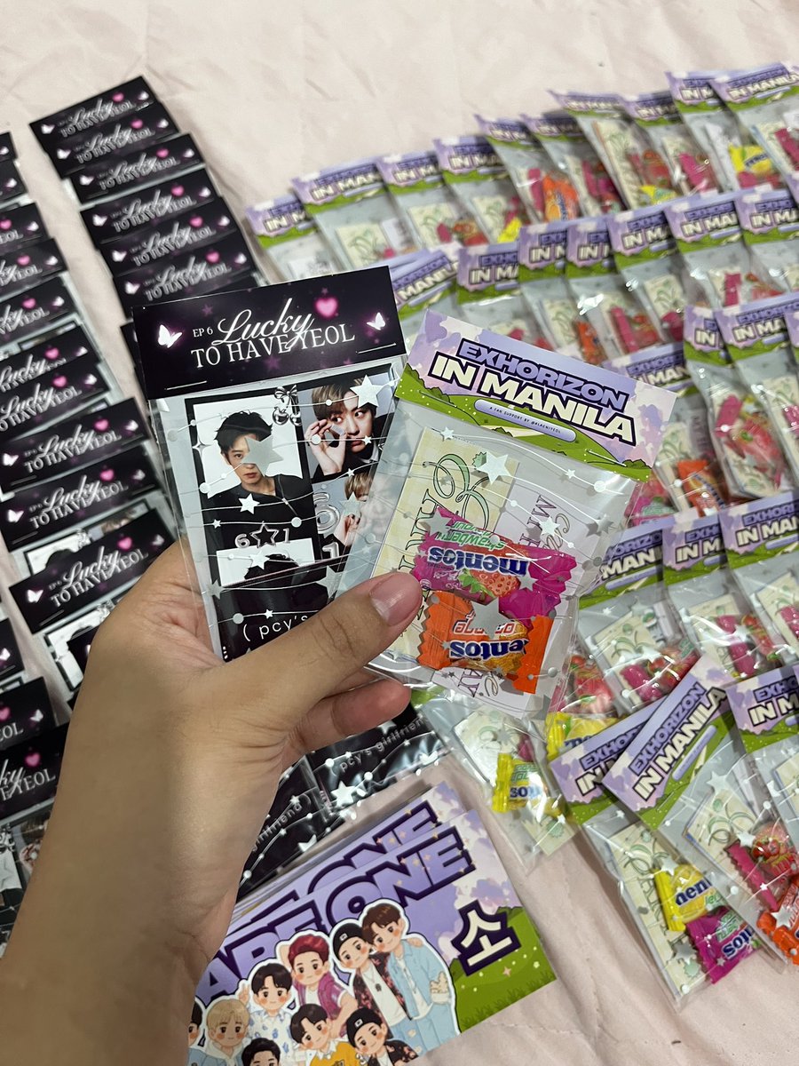 alaganiyeol's tweet photo. actually made more than what i’ve originally planned guys andami rin kasing pasobra so pls pakyawin nyo ‘to this weekend <33

chanyeol freebies po muna tom! will be handing this out randomly nalng since busy din ang eagirl buong day tom ^^ https://t.co/aE4ECM8gqQ