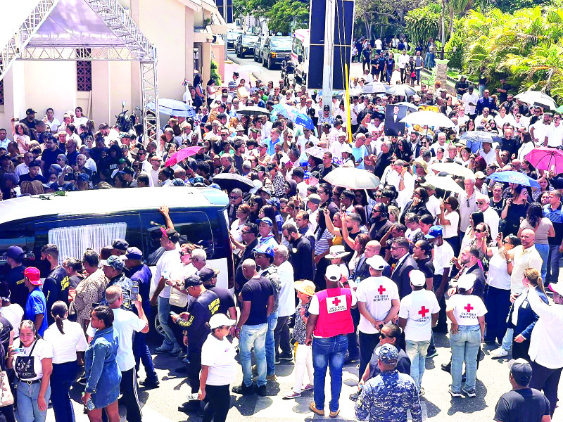 PicoteandoTV's tweet photo. El multitudinario adiós de su pueblo, Sajoma: Alex Bueno “El ruiseñor de la Sierra” ya vuela alto.
https://t.co/EiQVtHyoUx https://t.co/c5ZN2dOi4U