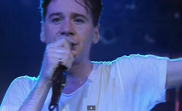 TheExtremeMusi1's tweet photo. #HappyBirthday to Simple Minds' Jim Kerr (67)
their top 10 songs are:

10. I Travel
9. Love Song
8. Sanctify Yourself
7. Waterfront
6. Glittering Prize
5. Big Sleep
4. Promised You a Miracle
3. Belfast Child
2. Alive &amp; Kicking
1. Don't You (Forget About Me) https://t.co/p5YxMhny4H