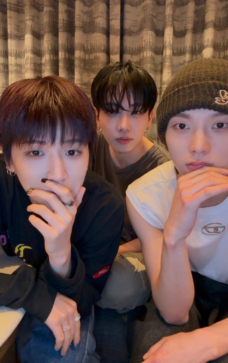 4ot04n's tweet photo. 내가젤좋아하는맏형들라방 https://t.co/5lBLjQskw1