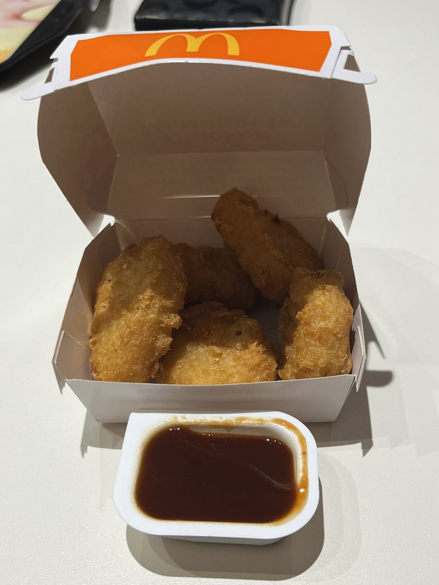 KURAGE_735's tweet photo. 夜にマックは罪ですね〜
弟の彼女に奢ってもらっちゃった♡
ありがとう〜
 #マック https://t.co/rkc0OYHDiS