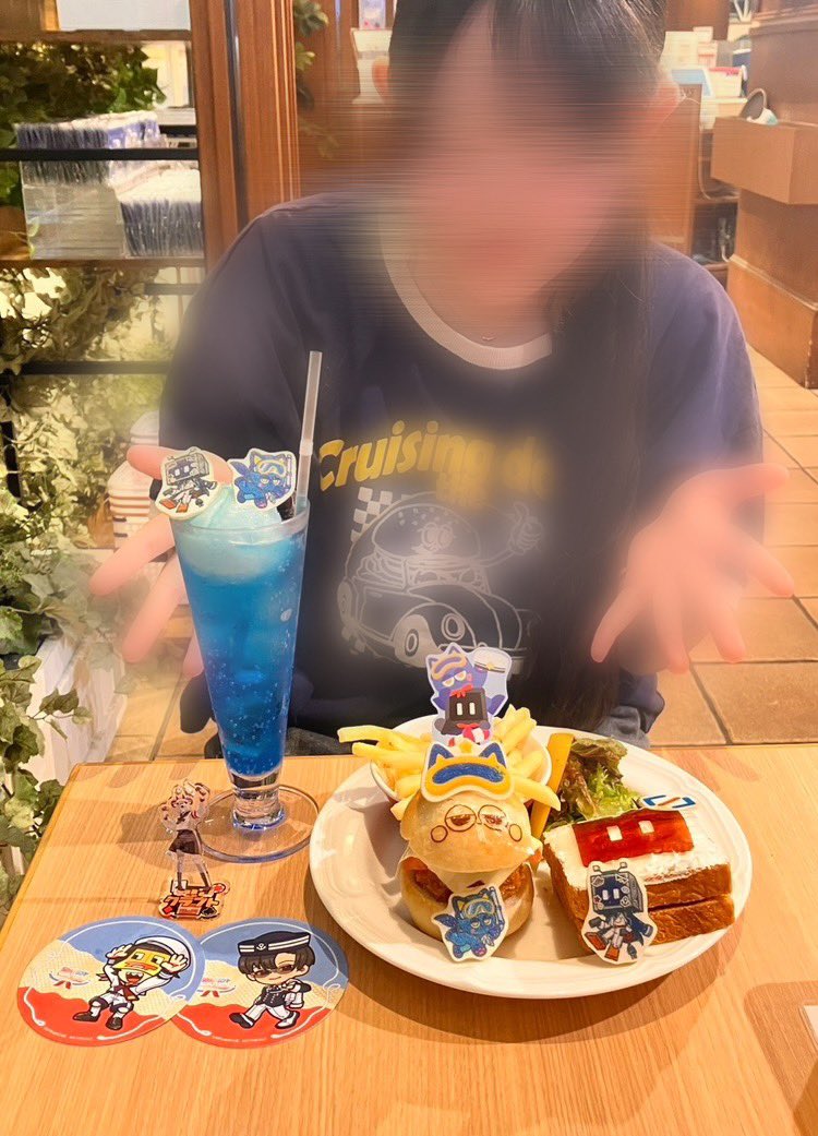 ossu_aru's tweet photo. #50クラスイパラ
食べるのに抵抗がいるぐらい可愛かった😭ジュースすごい美味しかったです！
すっごく第2弾希望です🤩🤩 https://t.co/Wr1glh657l