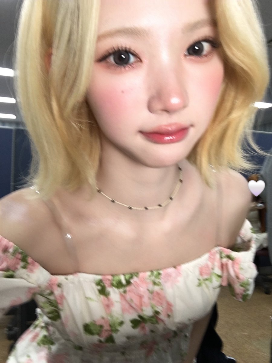 gamja_muk's tweet photo. 금발지우존나느꼈다지금개…씹존예 https://t.co/UOiGEUo4lN