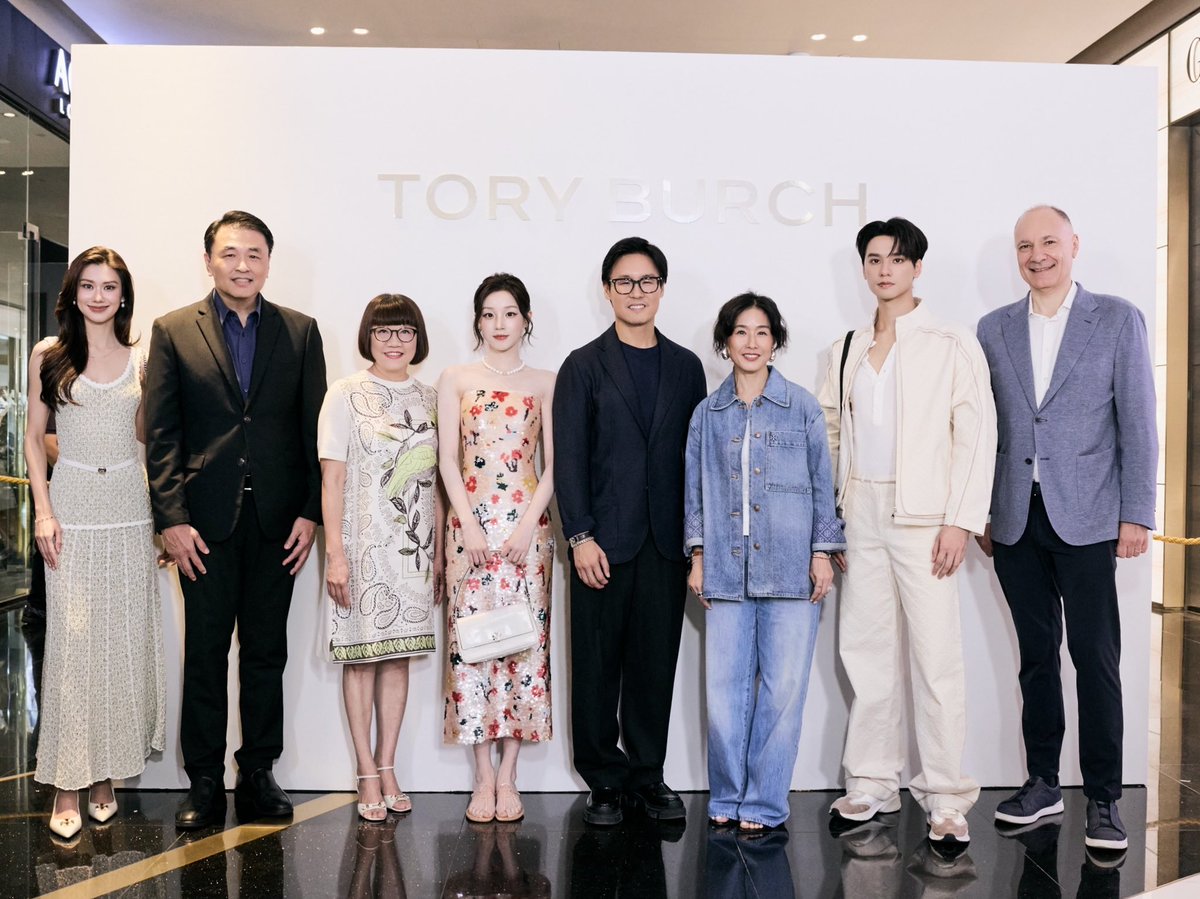DomundiTV's tweet photo. ขอขอบคุณ “Tory Burch” และ @iconsiam ที่ให้เกียรติ “เก่ง” @harit_keng ได้มาร่วมกิจกรรมงานในวันนี้นะคะ 🥰

ขอขอบคุณแฟน ๆ ทุกคนที่มาเจอกัน รวมถึงแฟน ๆ ที่ส่งกำลังใจมาให้เก่งด้วยนะคะ 🫶🏻✨️

KENG TORY BURCH AT ICONSIAM
#ToryBurchxKengHarit https://t.co/7iewCRpFJo