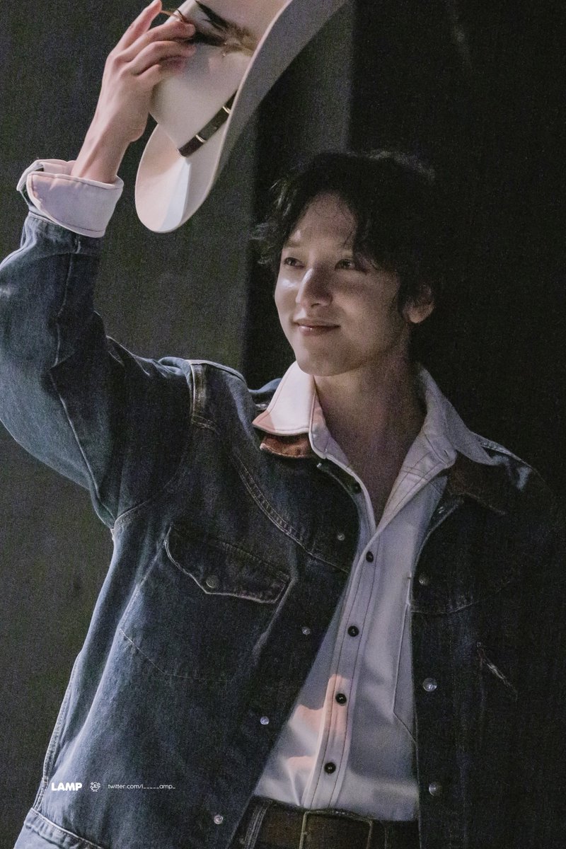 l_____amp_'s tweet photo. 260703 브로크백 마운틴 커튼콜
#정휘 잭

🤠 https://t.co/20twMOH1FP