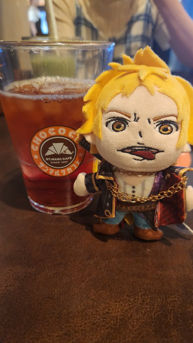 coconak23uk38's tweet photo. 今日の1部の公演に参加されてた
Eブロックの右側に居た方々
最後の大事な所でご迷惑かけてしまってすみませんでした💦
水分不足により熱中症になったんだと思います。
そこにお酒を飲んでしまっていたので…
あの後、しっかり水分を取り熱中症タブレットで
回復しました。 https://t.co/2p95GZGVm3