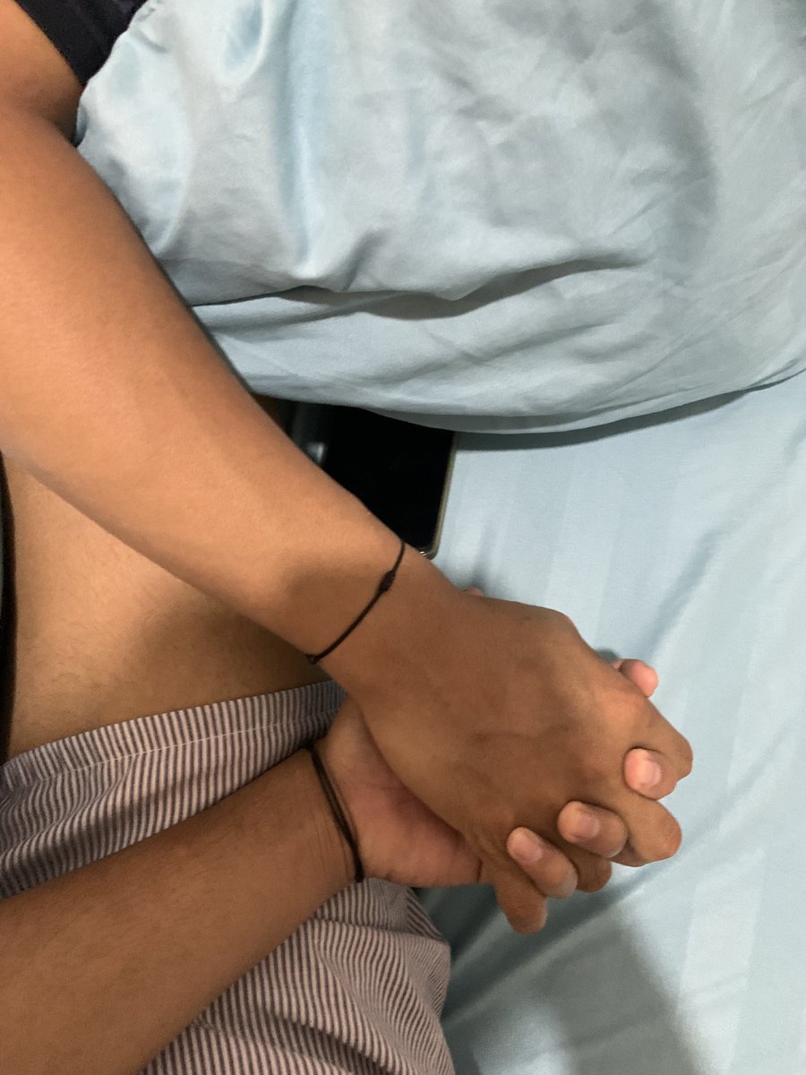 znyrve's tweet photo. gelang nya udah mau 3 tahun https://t.co/IrLq5hM2TQ