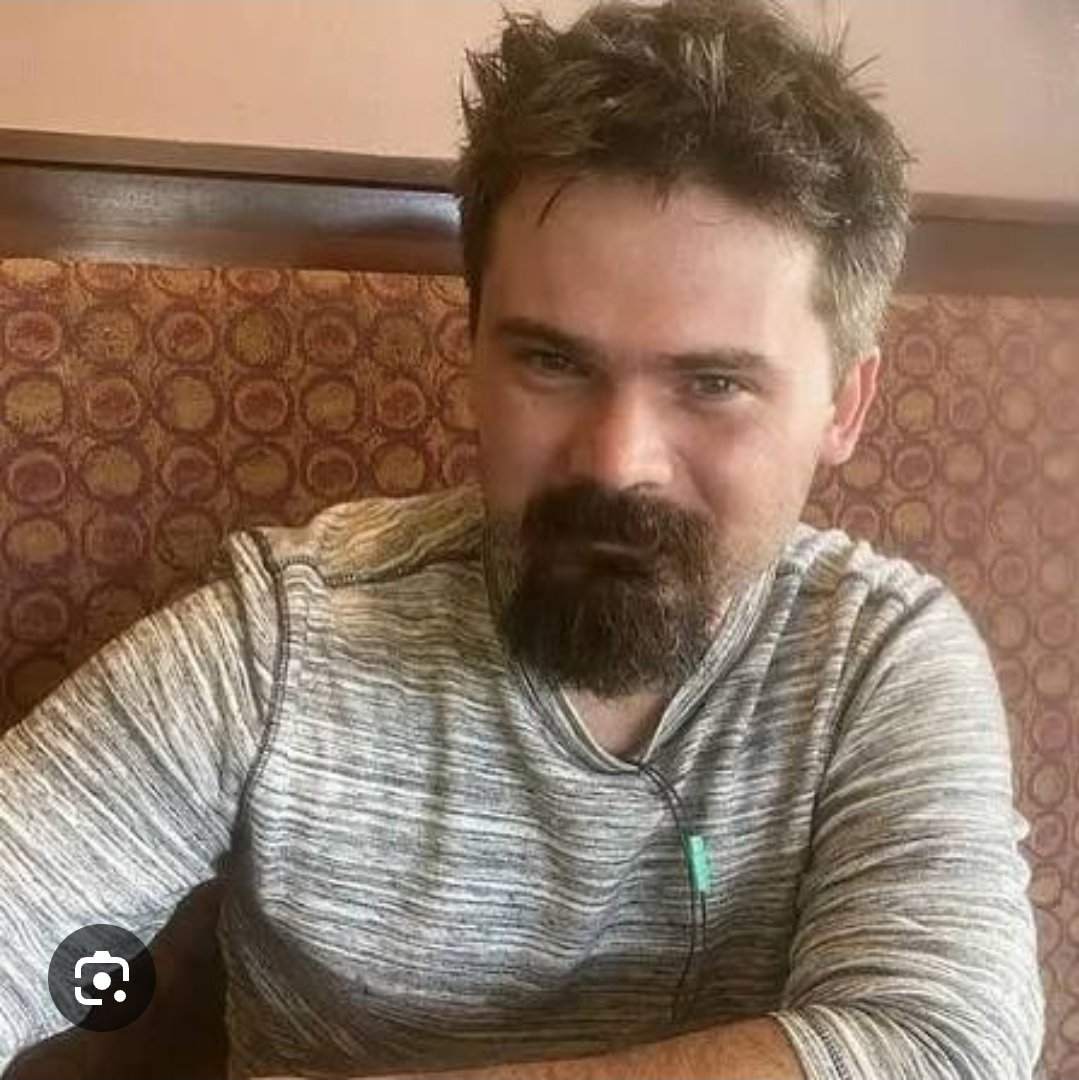 DeanLewis2099's tweet photo. This might be crazy but hear me out;

Jake Lloyd stars in a George Lucas biopic.

Perfect full circle moment.

It's like poetry. It rhymes. https://t.co/4e87MzmWPN