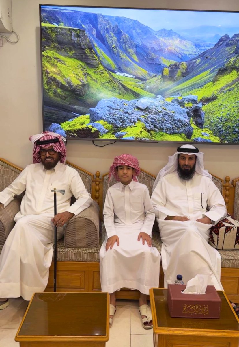 August_Y88's tweet photo. أحلى صورة اليوم 😌🥰

في مـدح خـوالي ما تـكفي قـصيـده
غـلاهم أكـبر من قـصيـد ومواويل

#احمد_قزيع_السهلي 
#احمد_التاريخ https://t.co/iejXbrzihw