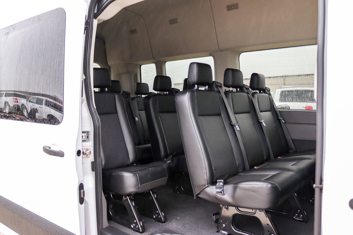 RentPremier's tweet photo. Passenger Vans are your solution to transportation problems.

Featuring removable seats, this AWD unit is capable of tackling an array of terrains and weather conditions.

Get a quote today: https://t.co/BjGdQQXJ30

#rentptr #vans #transport #ford #fleetsolutions #commercialfleet https://t.co/L0twBkHJ0b