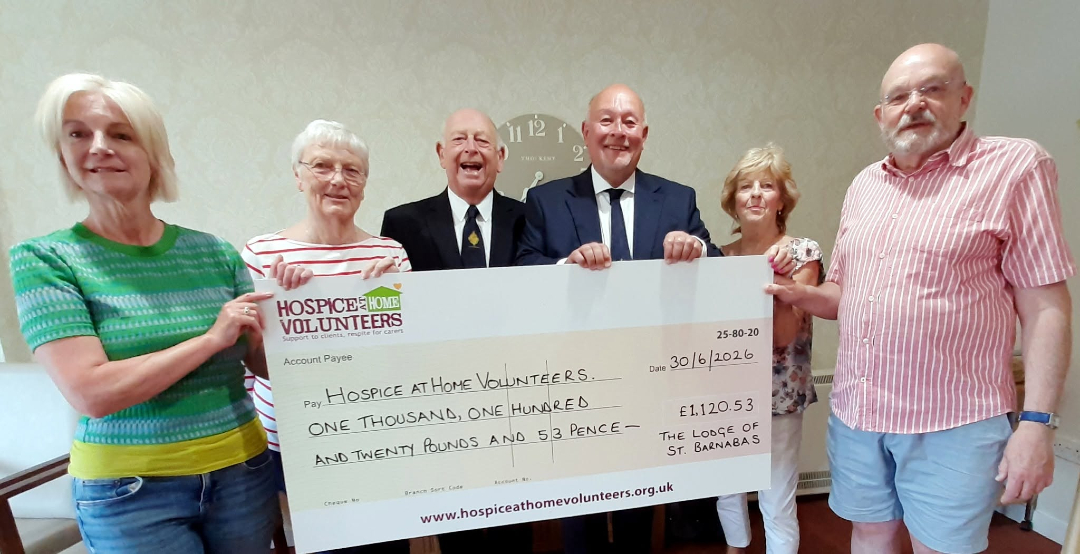 buckspgl's tweet photo. FEEL GOOD FRIDAY

The Lodge of St Barnabas no. 948 were delighted to present a cheque for £1,120.53 today to the Leighton Buzzard based charity Hospice at Home.

#bucksmasons #charity #feelgoodfriday #freemasonryinthecommunity https://t.co/rD7kHRtpg8