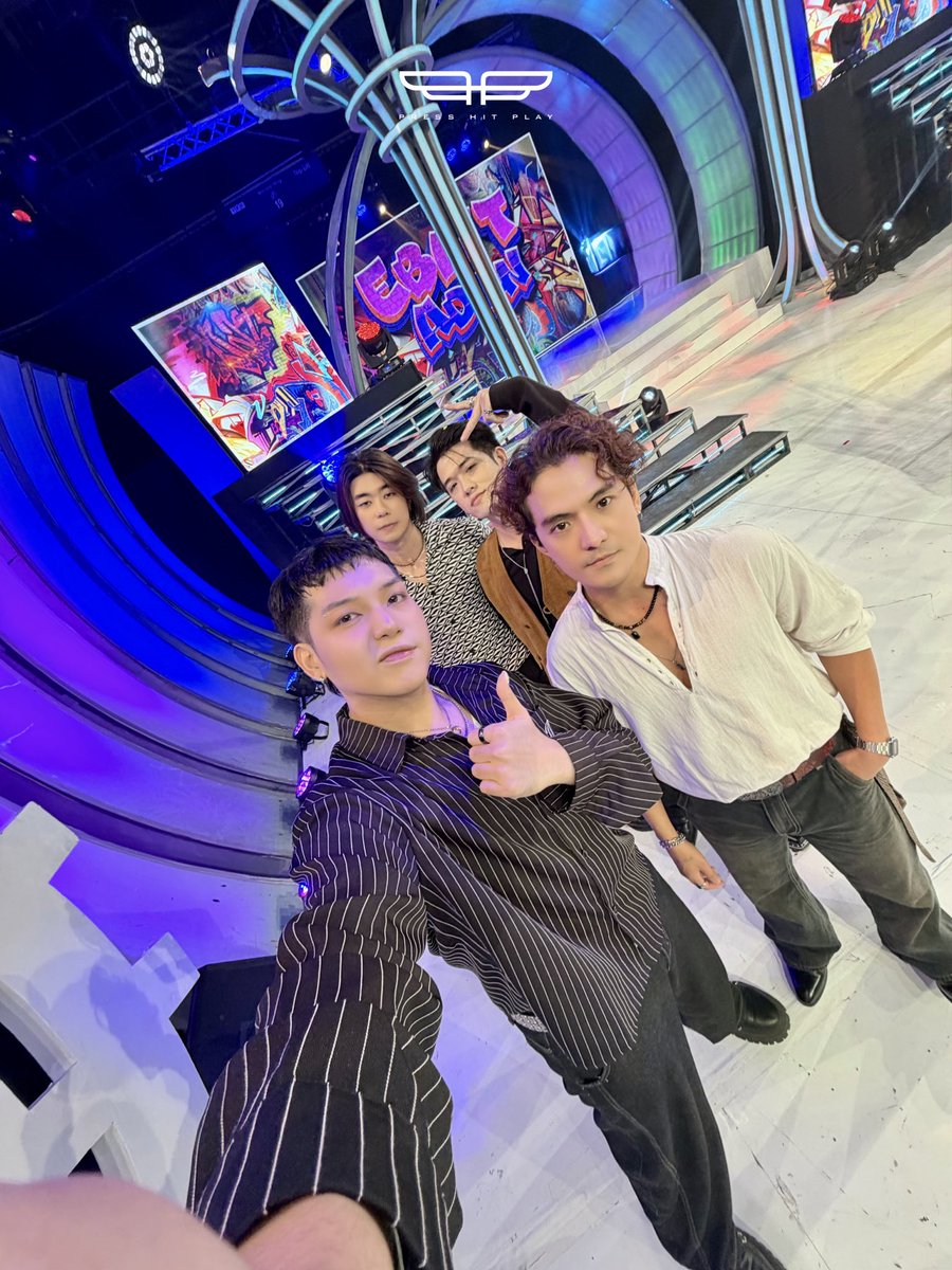 PressHitPlay tweet picture