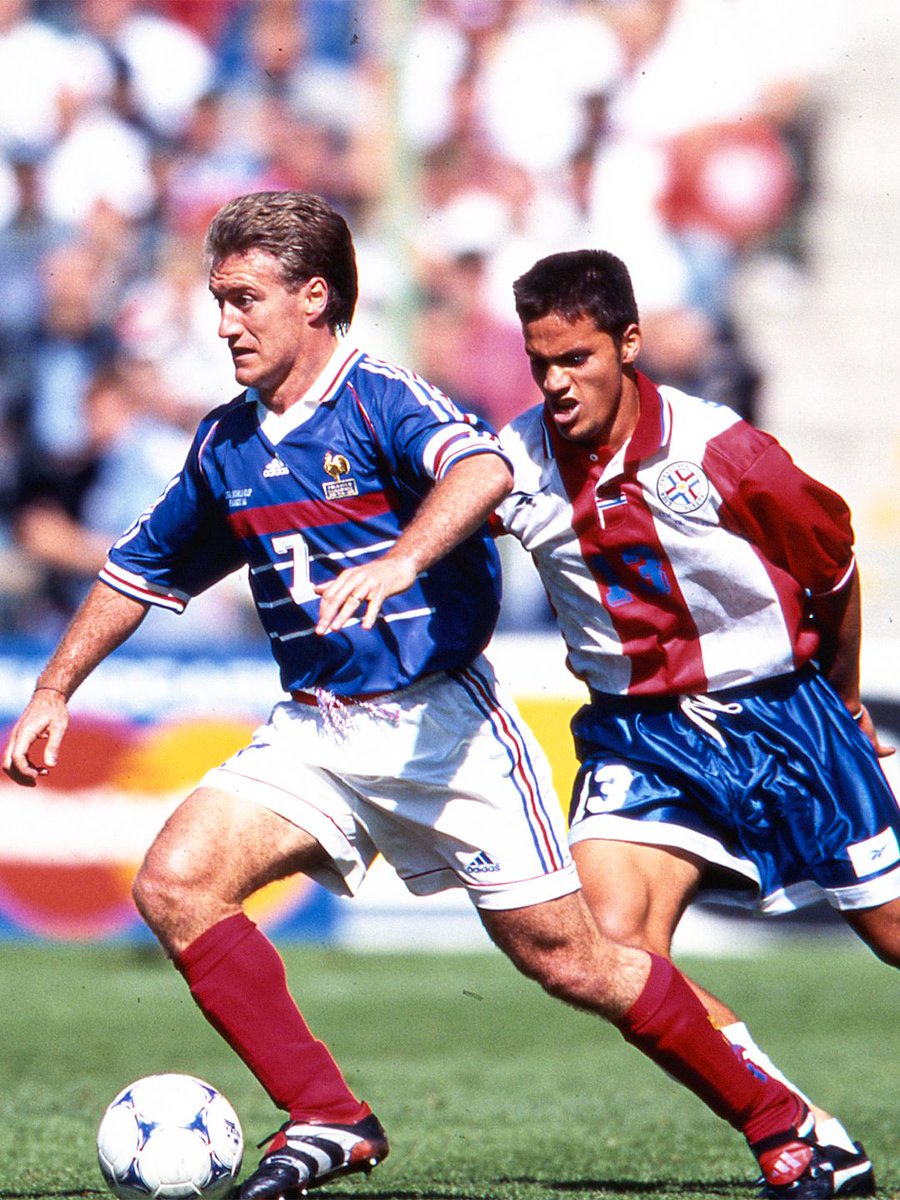equipedefrance's tweet photo. 🔙 Il y a 28 ans, les Bleus éliminaient le Paraguay en 8es de finale de la Coupe du Monde grâce au mythique but en or de Laurent Blanc. 🇫🇷✨

Un but entré dans l’histoire, qui lançait la France vers son premier sacre mondial 🏆 https://t.co/VsbTco59pM
