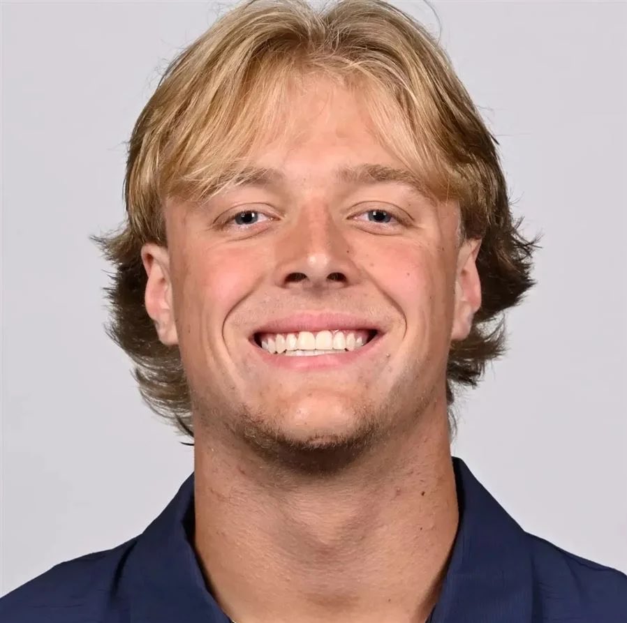 SleeperCFB's tweet photo. It’s like looking in a mirror for Scotty Fox Jr. https://t.co/0ImrZ5ECEO