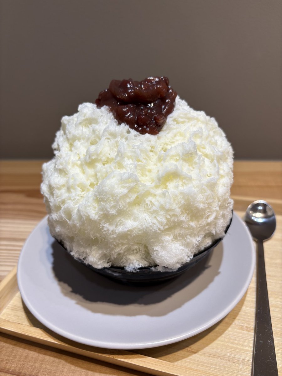 REOREOOREO1115's tweet photo. 川口市　ひびのや氷菓
カレーの後はふわふわミルク。今年初のかき氷です🍧 https://t.co/1bve4vZ7PC