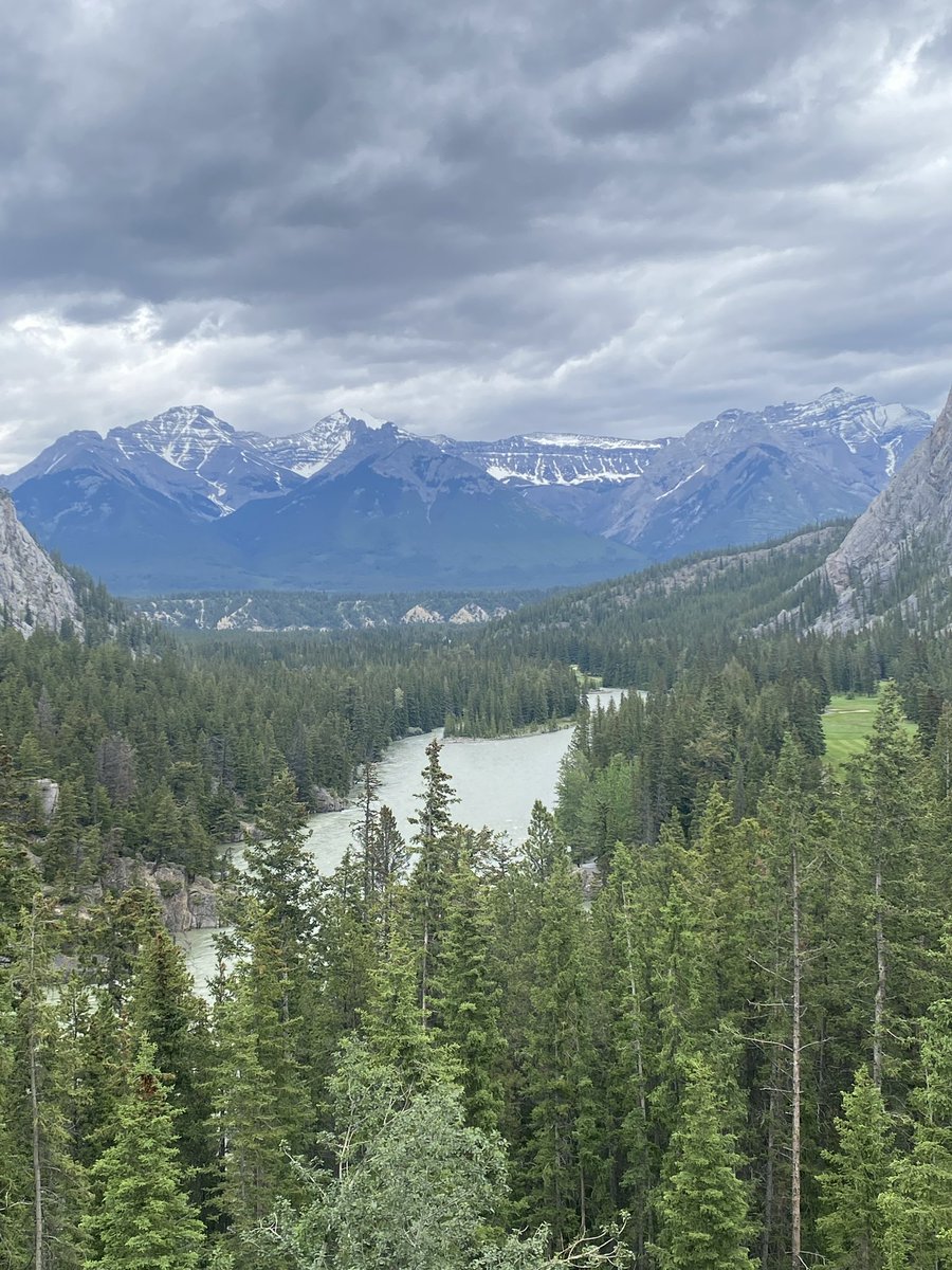 _ConstantinTM's tweet photo. 🏔️ #banff #banffnationalpark 😘 https://t.co/u0eUTgPNMk
