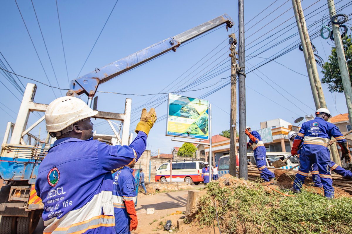 UEDCLTD's tweet photo. #UEDCLinService aggressively replacing dilapidated infrastructure as part of our routine repair and maintenance of the network to stabilize power supply, ensure public safety and curtail outages.

We remain committed to reliable power distribution through proactive maintenance of the network.

Follow audio-visual updates from our field teams via https://t.co/lJcrSSZy14 [PHOTO GALLERIES] 

#LightingUpYourWorld