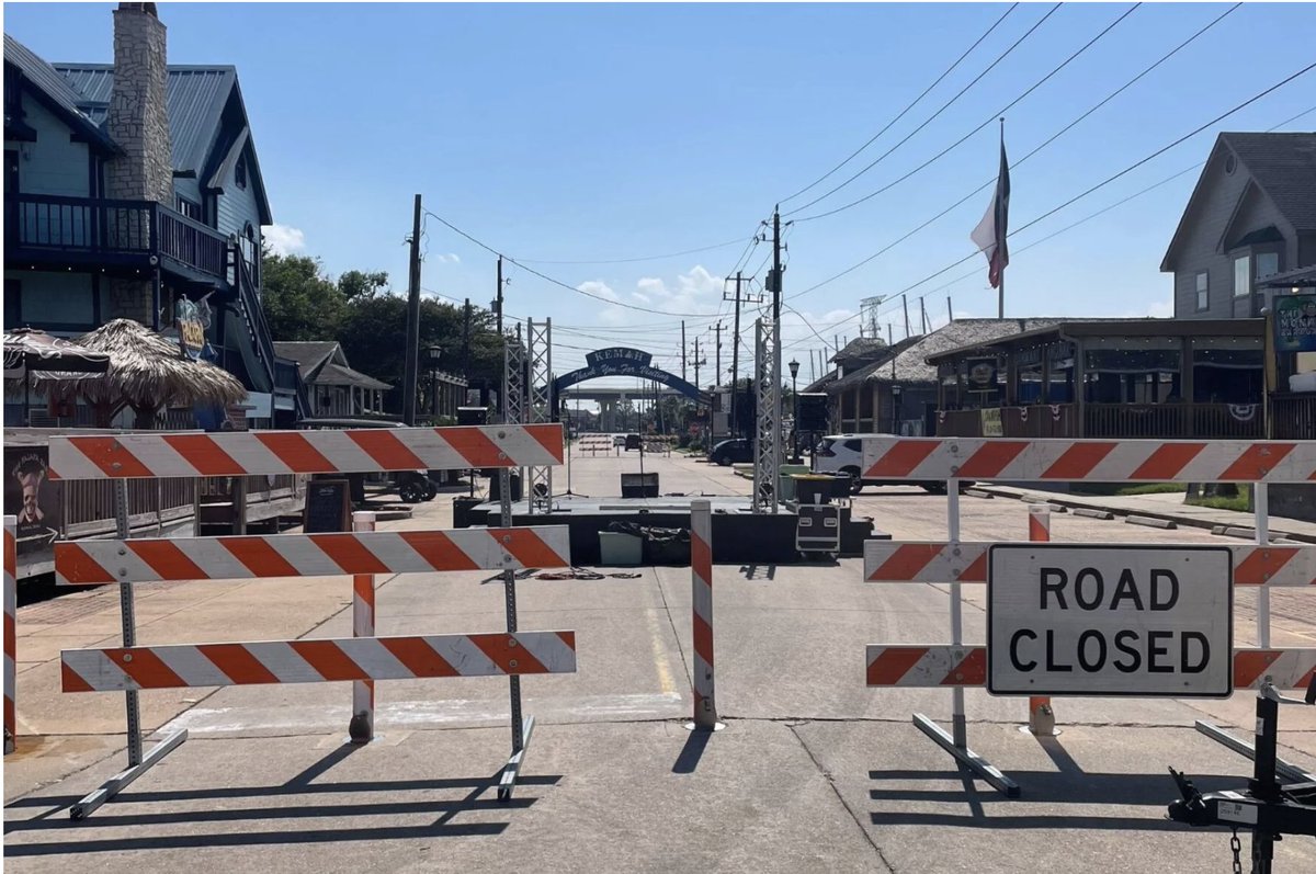 hollyshansen's tweet photo. 🧵The Supreme Court of Texas has requested a briefing from the City of Kemah in a legal dispute over whether a city can close a street in a way that damages private property without compensating the owners as outlined in the state and U.S. Constitutions. https://t.co/0JMjMKsqlU
