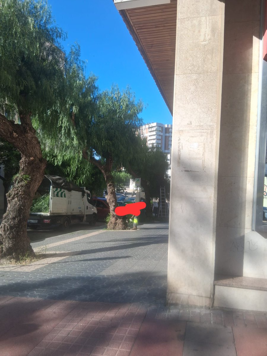 Plat_TgnaNeta's tweet photo. #tarragona #tarragonabruta
Pels ciutadans l'@TGNAjuntament no té mitjans, vulnera els nostres drets que paguem amb escreix constantment, però pel Tour i les fotos el que sigui....
Quina vergonya 🤬🤬🤬 https://t.co/SOoI7fMk0C