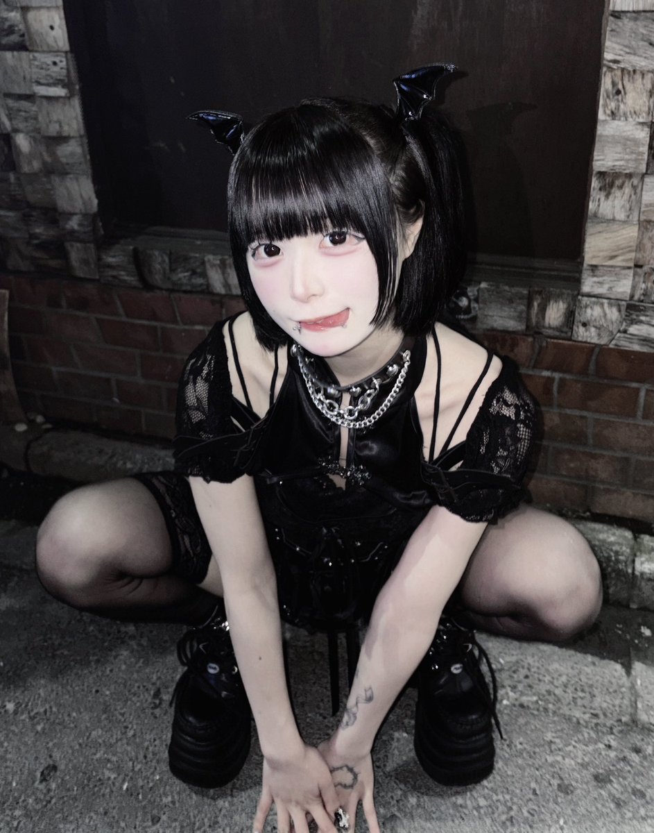 scura_oeee's tweet photo. おたんじょうびかいにデビル登場𖤐 ̖́- https://t.co/SRlKvwoYAR