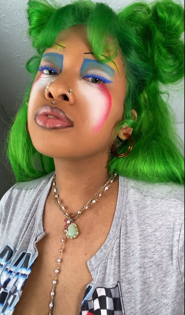 AshaMyBasha's tweet photo. Doja cat Tokyo makeup 💋🏁 #creativemakeup https://t.co/O8qq7BU1NR