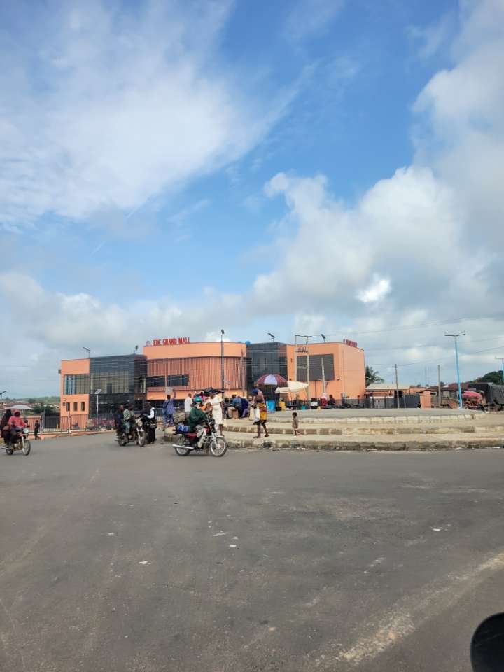 insideEDE's tweet photo. The biggest mall in Ede is opening next week Saturday

EDE GRAND MALL opening event will take place as scheduled 📅

Date : 17th July, 2026
Venue: Ede grand mall, Oke gada roundabout, Ede

One of the developments we always look forward to Ede.
Come and invest in EDE!!!
#InsideEde https://t.co/NfxEyrceVY