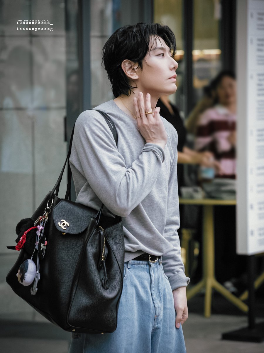 icecompress_'s tweet photo. 260703 베토벤 퇴근길 

3/3
 #박효신 #parkhyoshin #퇴근길 https://t.co/JxeNmtzmp5