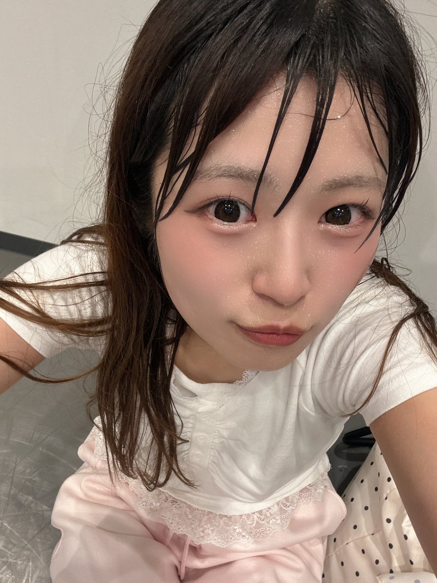 akane_imew's tweet photo. 明日のリハーサルしてきたよ!!✨️
滝汗すぎる本当に笑笑
あいみゅうの激しいダンスと曲が大好き💓

びちょすぎるからすぐ消すよ( ᎔˘꒳˘᎔) https://t.co/IjzQ7tPxnT