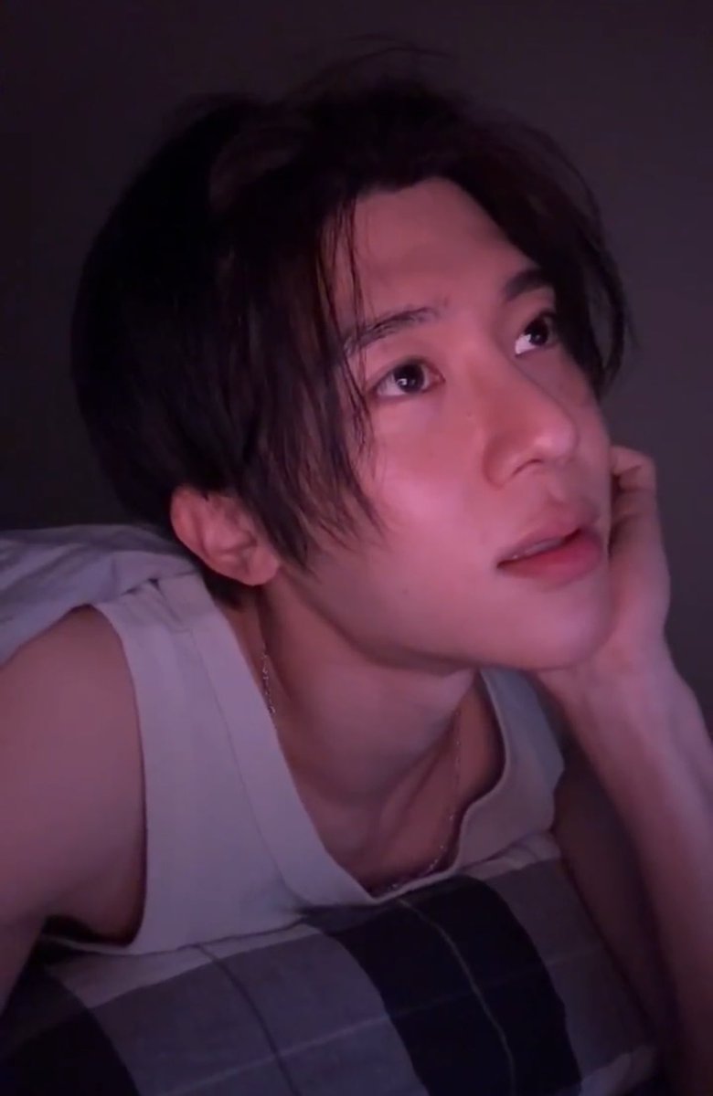 wishcyu's tweet photo. sion is really really beautiful goshhh thankfully are we allowed to enjoy his beauty for free waaah 😮‍💨 https://t.co/pFRm3nSm7h