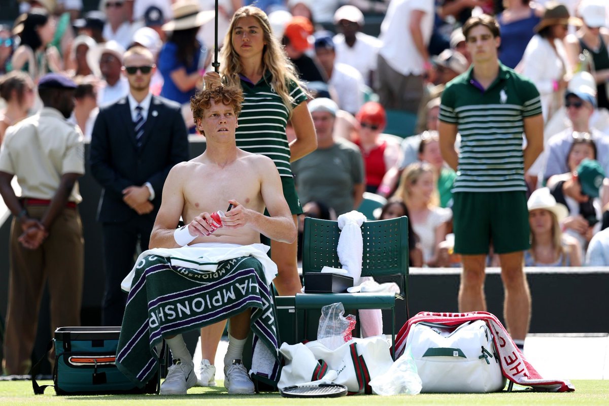 Sinner_HQ's tweet photo. Jannik Sinner #Wimbledon https://t.co/iq2ziU6Q4r