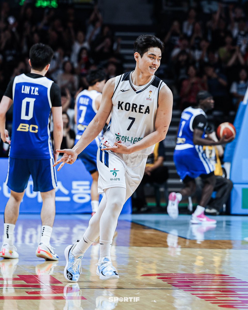 sportif_media's tweet photo. [한국 국가대표] 대표팀으로 복귀한 눈꽃슈터 유기상의 순간들❄️
 
2027 FIBAWC Window3 대한민국 vs 대만 #유기상 https://t.co/rEZeLQZWtm