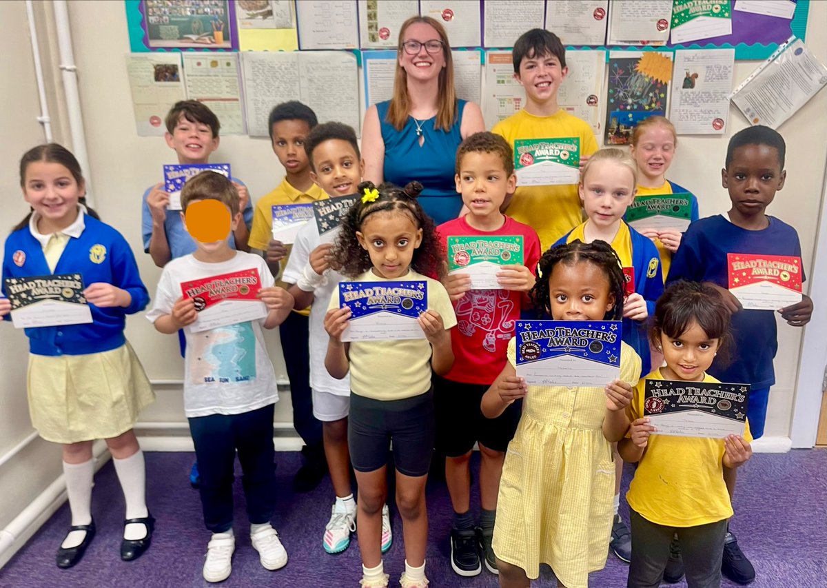 StMaryB17's tweet photo. Congratulations to our #StarOfTheWeek children, who received today’s #HTAward ⭐️ https://t.co/M3xeBXSRBW