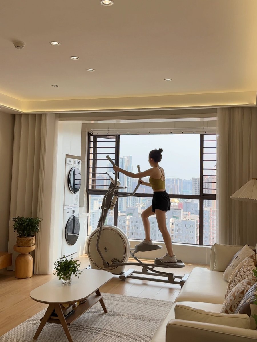 yaoderek1's tweet photo. A 5-minute morning stretch routine to boost energy u0026 kickstart a productive day—no equipment needed! Try it tomorrow, your body will thank you https://t.co/EYlEV3VZrQ