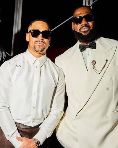 RiqWooIen's tweet photo. . @KingJames it was always meant to be #FinishTheProcess https://t.co/7BbWGxVRgX