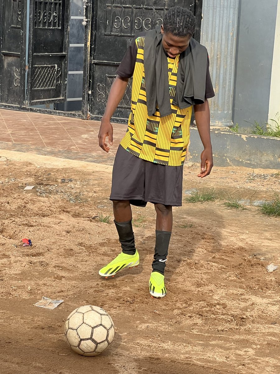 wonderwise76's tweet photo. God, please bless me. My dream is football. God please help me God I trust you thank you God. 🇬🇭🇬🇭💪🔥🔥 https://t.co/OGmzoX6ZGL