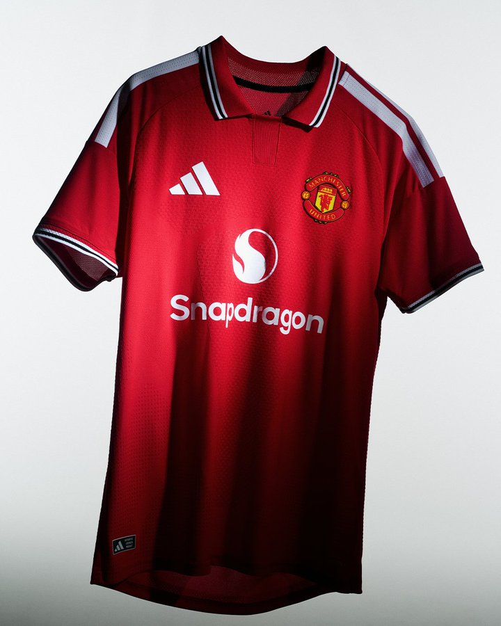 ManUtd_Es's tweet photo. Una remera hermosa y gloriosa🔴✨ https://t.co/XMimbDuxaO