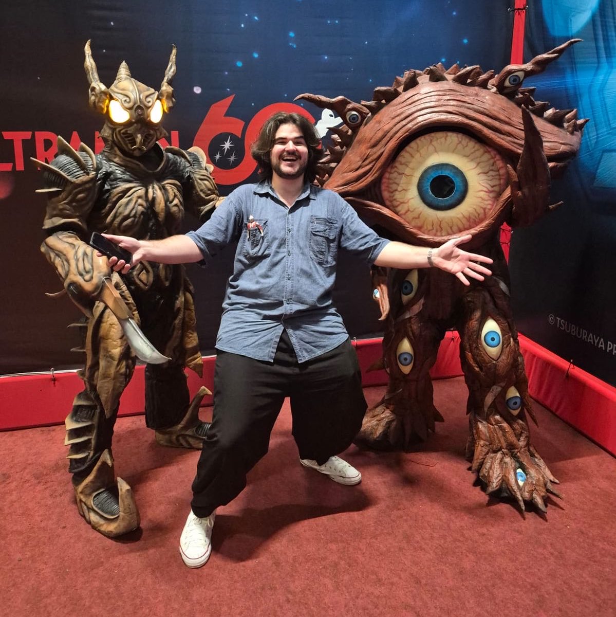Shin_Joneus's tweet photo. Não estou no AF hoje!
😭😭

Mas não consigo parar de pensar no quão incrível foram os meets de ontem.

Nunca achei que vibrar com a vinda do GAN-Q ia ser um ponto alto do evento.
Bacana demais!

E claro, amanhã tem MAIS!
👁️ https://t.co/tu0KCCtxLU
