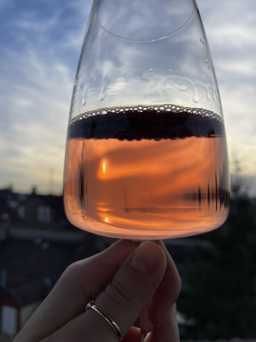 manicinterlude's tweet photo. today i walked 15k steps, saw a butterfly and am now enjoying a vino https://t.co/BDaDBwyCOr