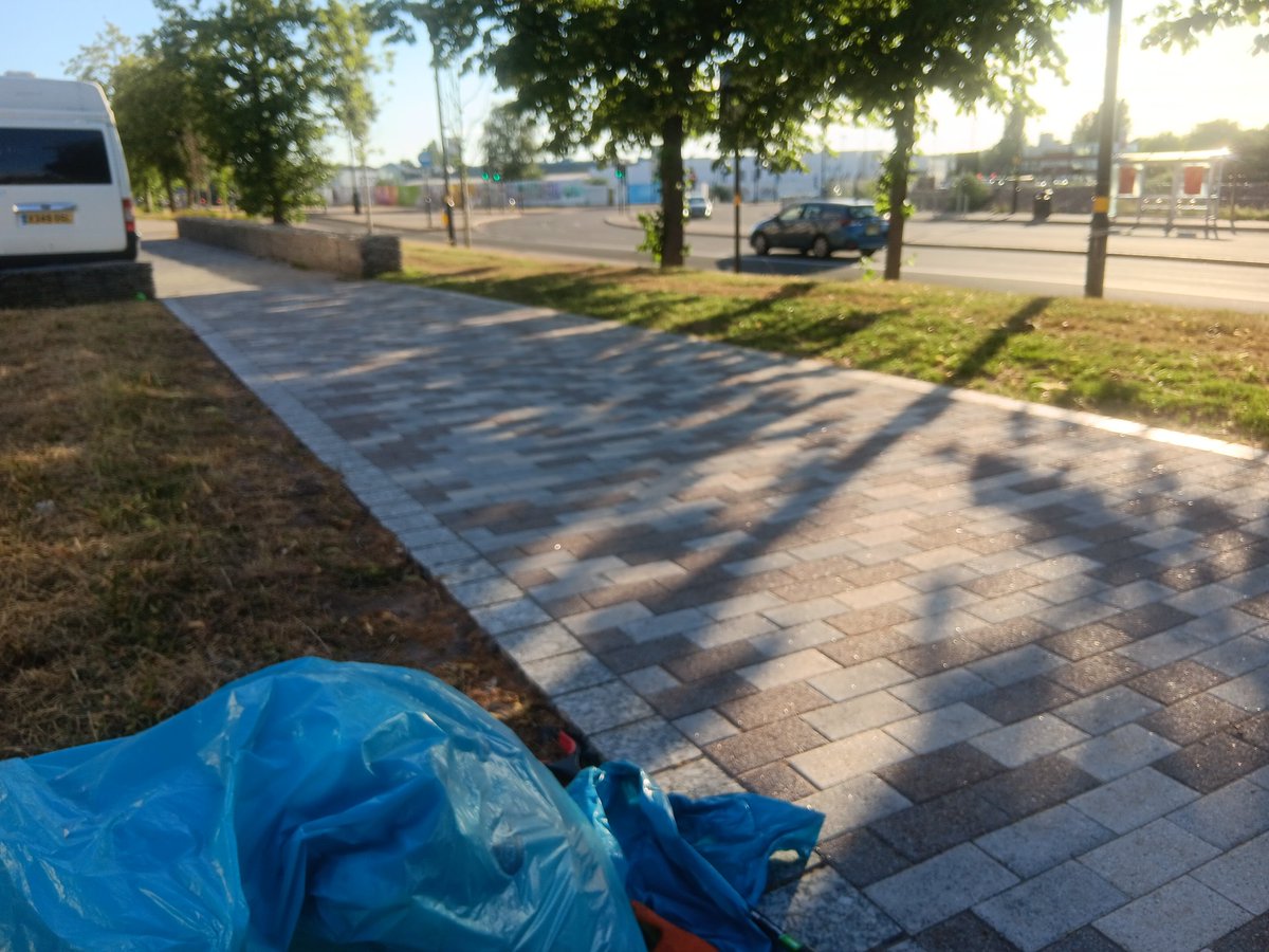 x_brum's tweet photo. Friday evening litterpick around Perry Barr Village. What a glorious evening, just perfect π x1 bag of litter #OneMillionbags #Cleanerbrum @MorriamJan https://t.co/KXL03SXF3Y