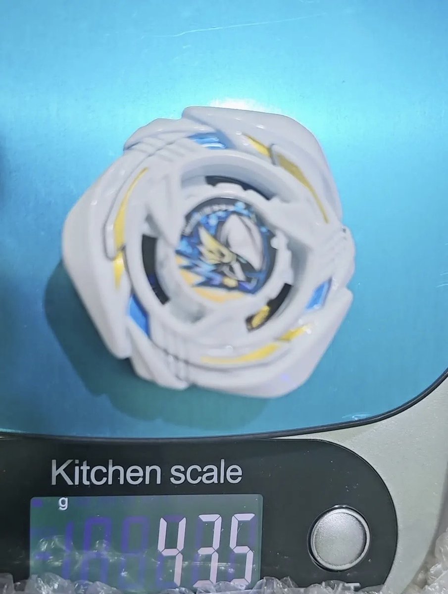 goshmode77's tweet photo. Closer look at glory Valk in hand !! #beyblade #beybladex https://t.co/LSWrrPIpWy