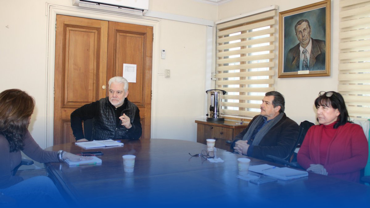 anefchile's tweet photo. #ANEF y la Asociación de Profesionales Universitarios de la Dir. del Trabajo (APU), sostuvieron una reunión de trabajo y acercamiento en materia de puntos centrales como la ley de planta  y el fortalecimiento del vínculo con nuestra Confederación. https://t.co/VgaXwNU5Xu