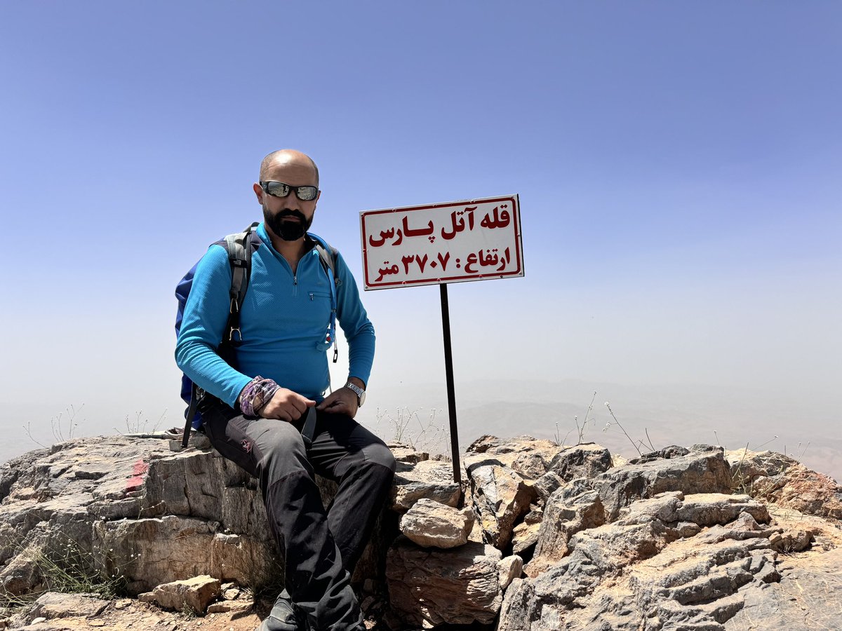 MohebbiMohammad's tweet photo. این قله هم تیک خورد🗻✅
#بام_خوانسار https://t.co/AsNkrh15Sm