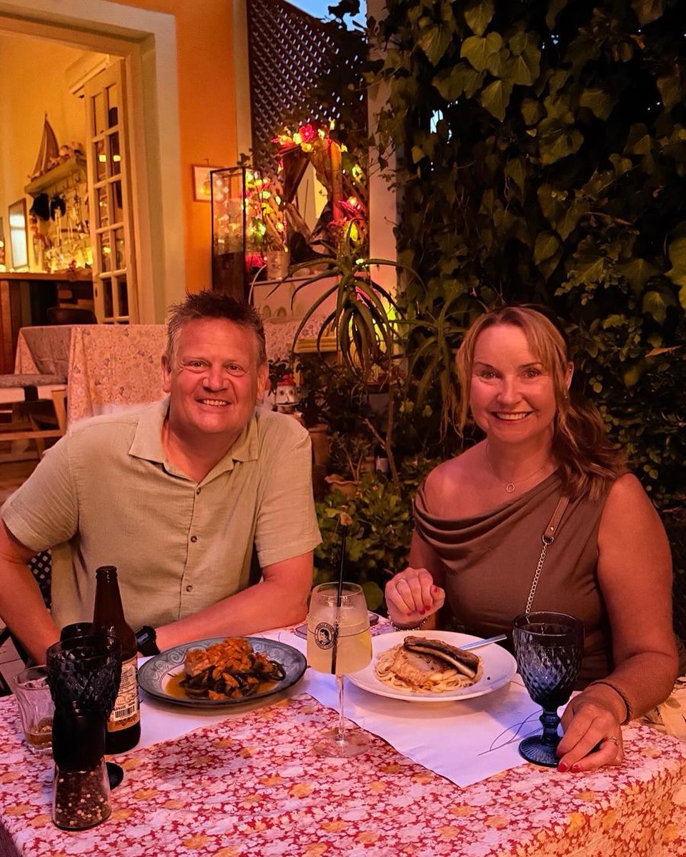 ___Lesley___H's tweet photo. A moment on the lips ….. 🍽️🍹….. 

That is what vacations are all about 💛 https://t.co/2wJEHqK3uB