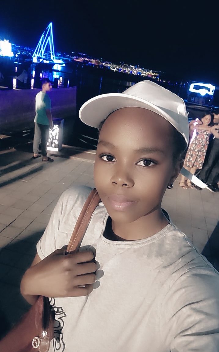 CAROLios4's tweet photo. Good night 🌙😘 my lovely people 
❤️❤️🤭🤭🫶 https://t.co/j2ILoUuqCx