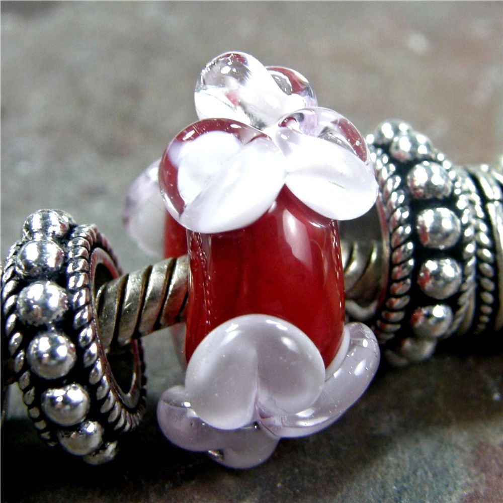 Covergirlbeads's tweet photo. Handmade Large Hole Lampwork Beads, Lampwork Glass Flower Beads Red Pink https://t.co/uWG5fCAvF8 #ChristmasInJuly #LargeHoleBeads #LampworkBeads #SliderBeads #EuroStyleBeads #BigHoleBeads #LampworkJewelry #EuropeanCharms #BHB #LHB #BraceletBeads #AddABead @Covergirlbeads https://t.co/BhftRg0nA9