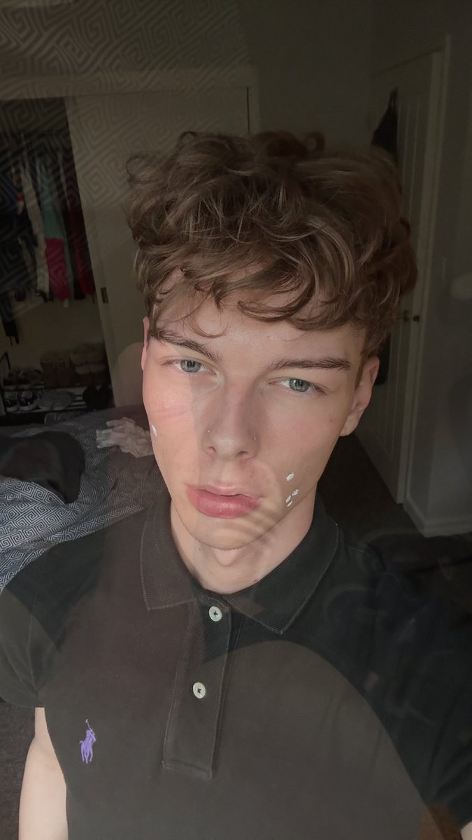 elliottbbx's tweet photo. did i do the trend right? https://t.co/5Lq6jByWq8