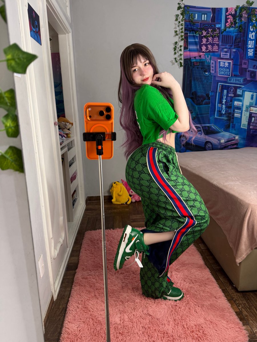 maya_saan's tweet photo. Rate my outfit 1-10 https://t.co/Wj6arog4Tn