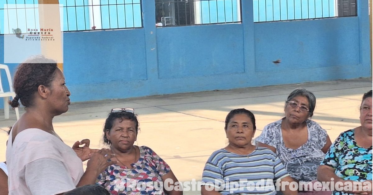 rosycastroafro's tweet photo. Desde San José Río Verde, Jamiltepec, en la Asamblea por la Defensa de la Soberanía Nacional, compartimos la importancia de participar en la consulta de la Ley General de los Derechos de los Pueblos Indígenas y Afromexicanos.

#RosyCastroDipFedAfromexicana #DefensaDeLaSoberanía https://t.co/pHDQcYpukn