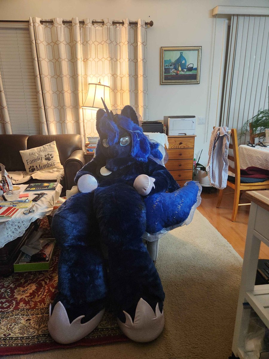 lunarweave's tweet photo. Just lounging around... #FursuitFriday https://t.co/dk74zn4eg8